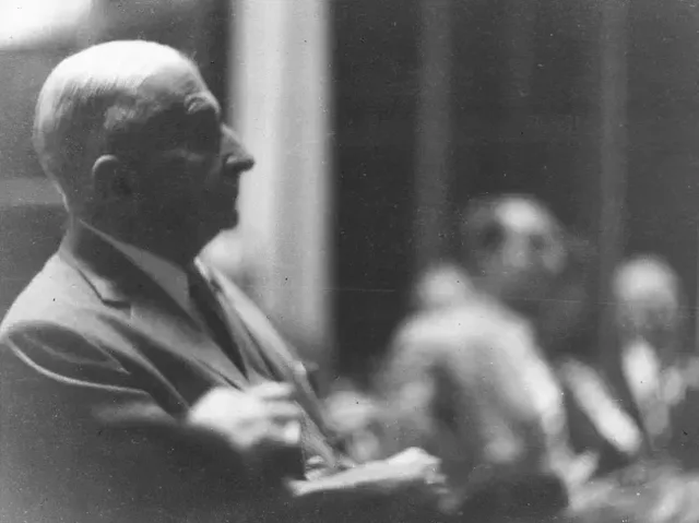 O Quadro Analítico de Mises Mantém-se como Referência