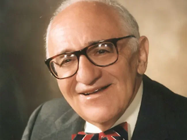 Rothbard Nunca Abandonou os Seus Princípios